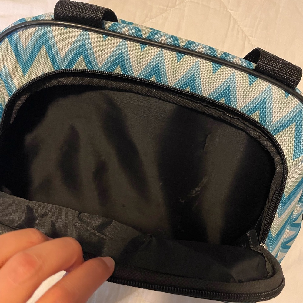 TAG Zigzag Blue Green White Carry On Travel Bag - Picture 5 of 6